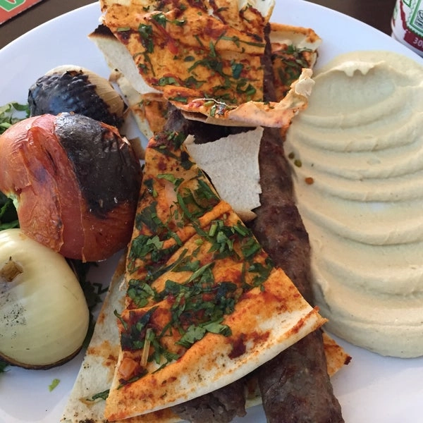 أفضل المطاعم العربية في قيصري ، يتيح كل من المأكولات الشرقية