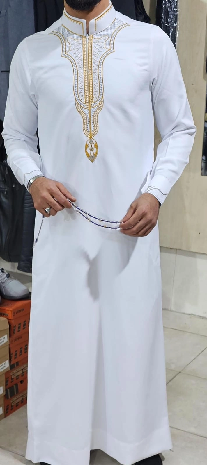 في الجزيرة العربية يختلف الزي الذي يرتديه الفرد من البادية إلى الحضر